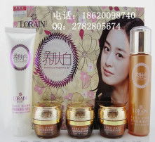 光影魔法 高清镜头下的化妆品美学